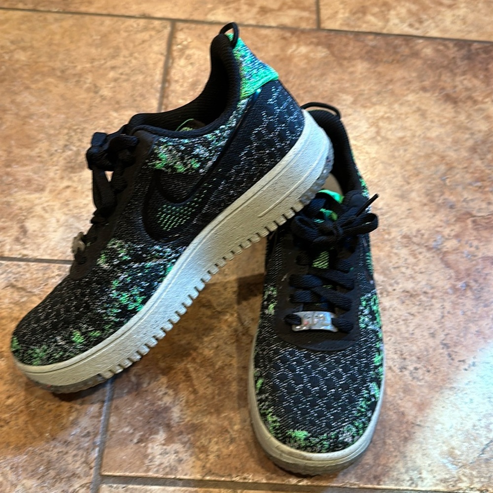 Nike Air Force 1 barely used sneaks